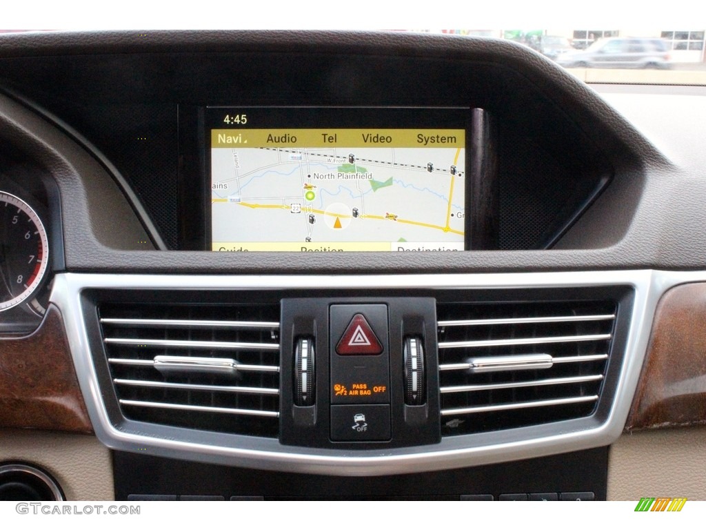 2010 E 350 4Matic Sedan - Jade Green Metallic / Almond Beige photo #19