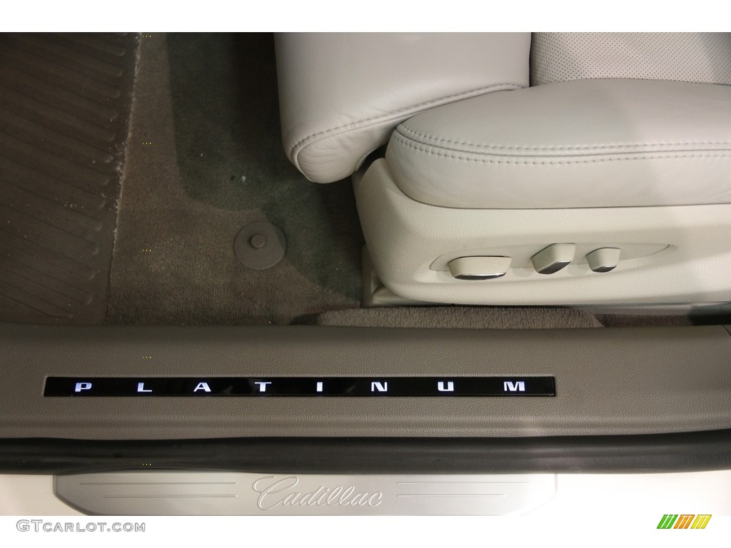 2013 Cadillac XTS Platinum AWD Marks and Logos Photo #111657122