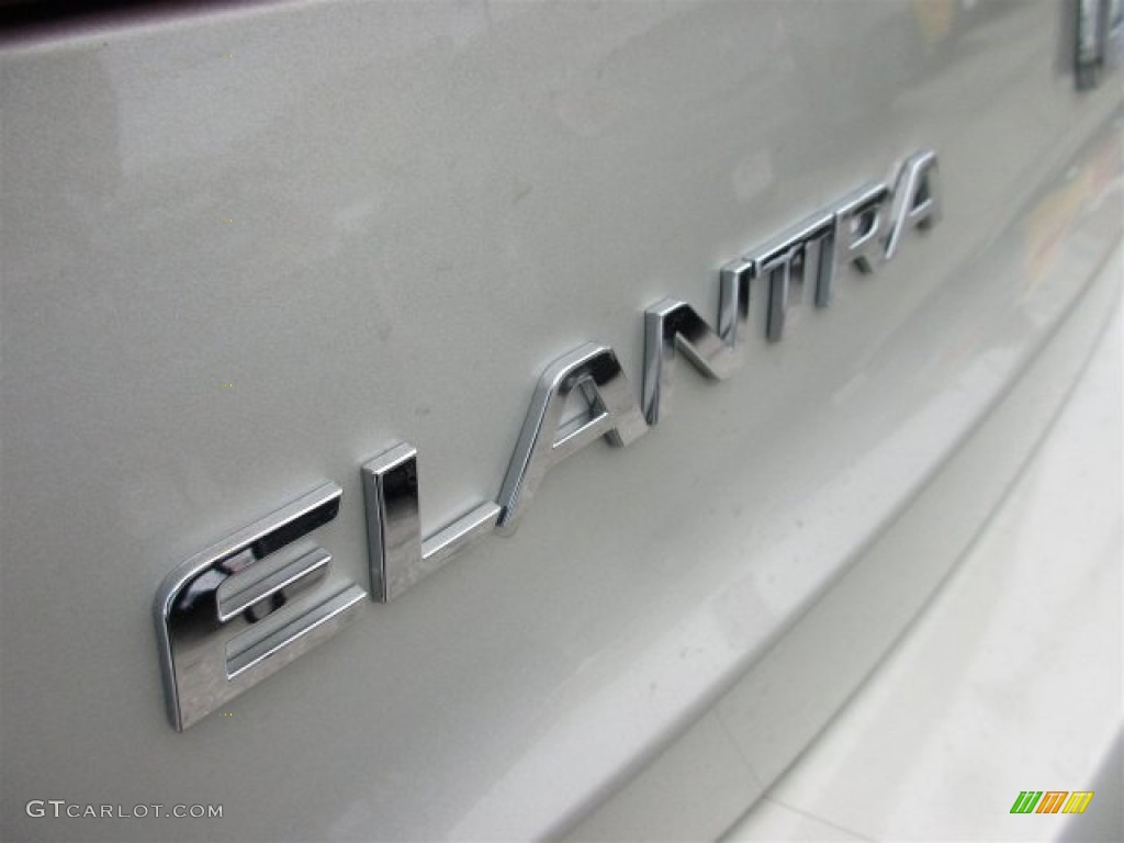 2017 Elantra SE - Beige / Beige photo #5