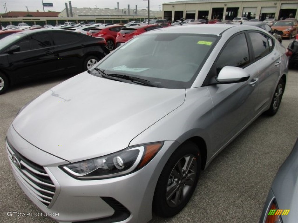 2017 Elantra SE - Silver / Gray photo #2