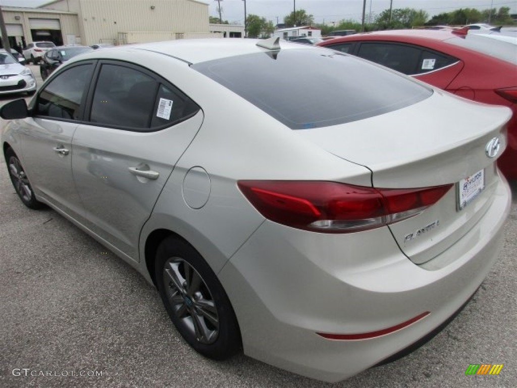 2017 Elantra SE - Beige / Beige photo #4