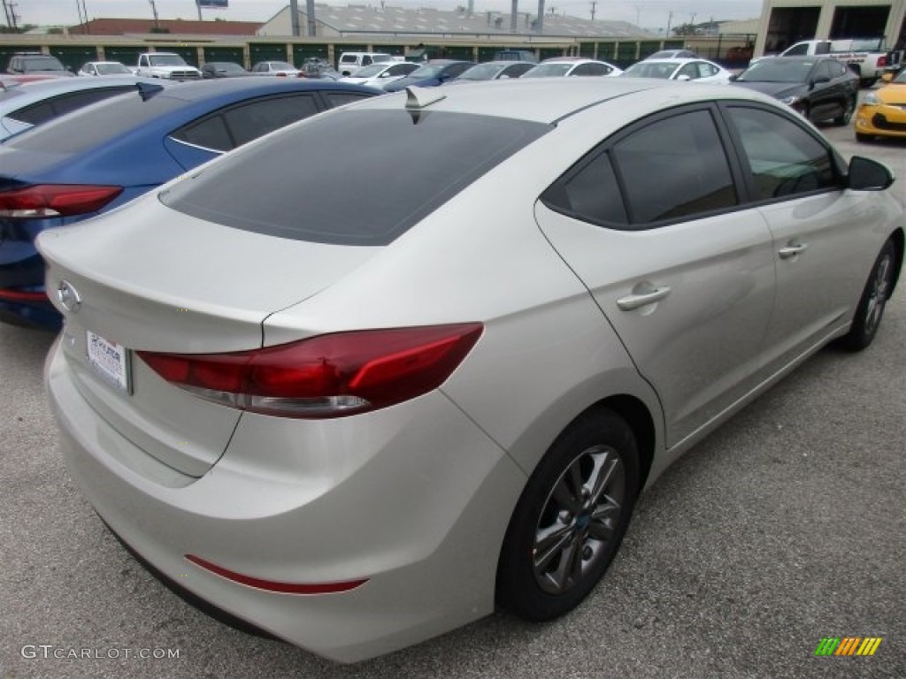 2017 Elantra SE - Beige / Beige photo #6