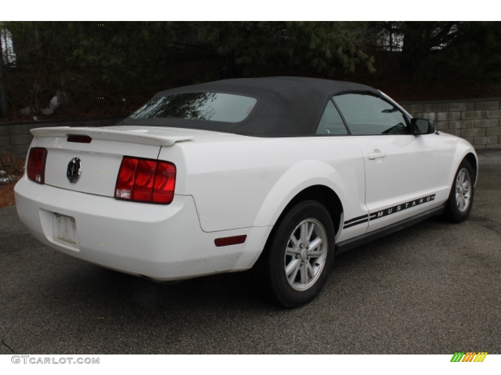 2007 Mustang V6 Deluxe Convertible - Performance White / Dark Charcoal photo #3