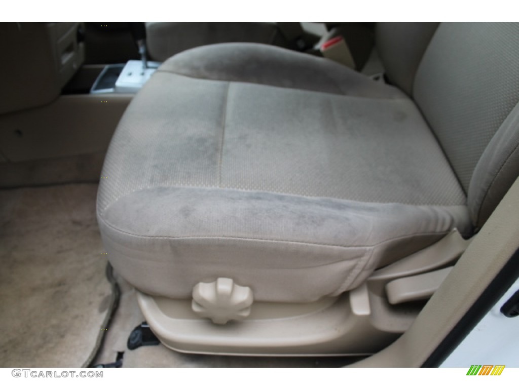 2011 Aveo Aveo5 LT - Summit White / Neutral photo #16