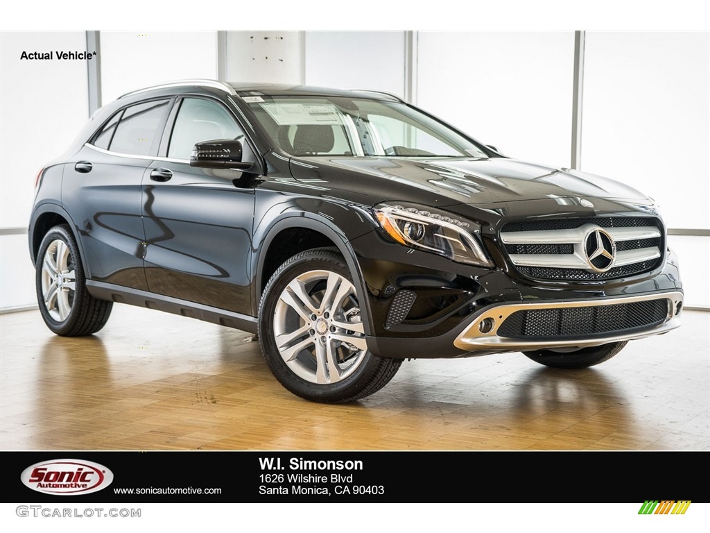 2016 GLA 250 - Night Black / Black photo #1