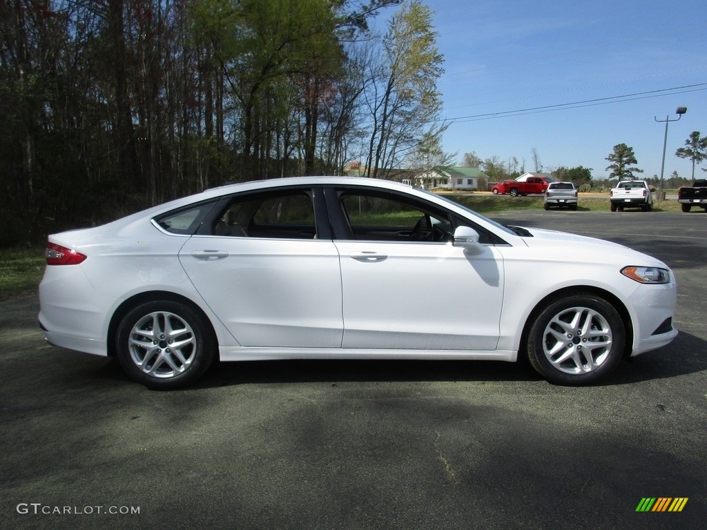 2016 Fusion SE - Oxford White / Dune photo #2