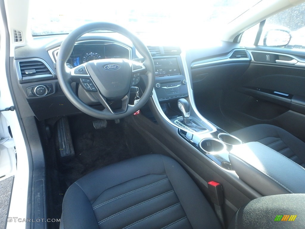 2013 Fusion SE - White Platinum Metallic Tri-coat / Charcoal Black photo #17