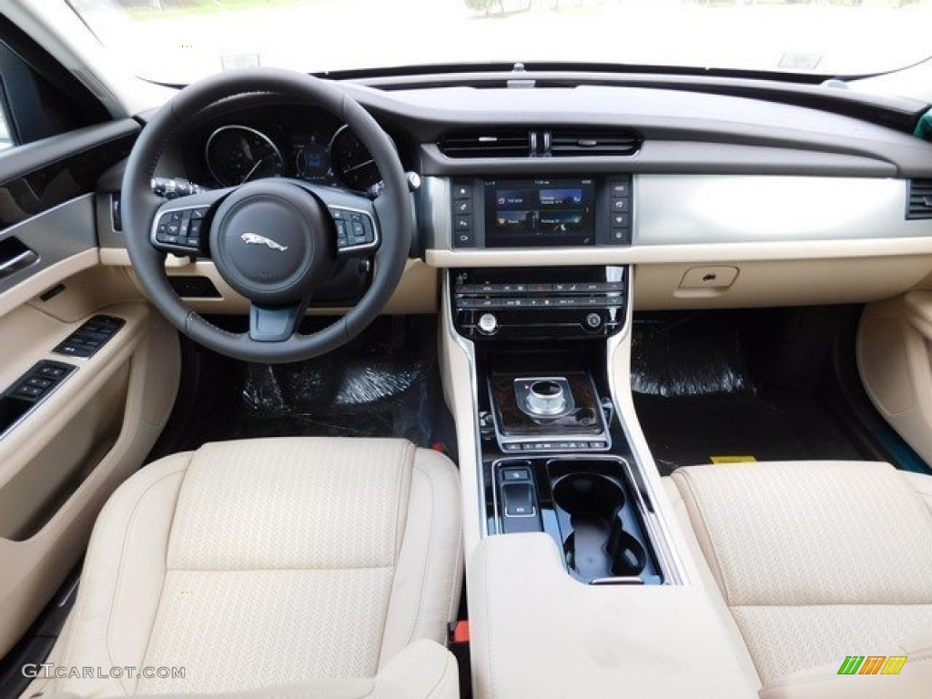 2016 Jaguar XF 35t Dashboard Photos