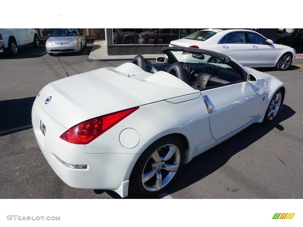 2007 350Z Touring Roadster - Pikes Peak White Pearl / Charcoal photo #11