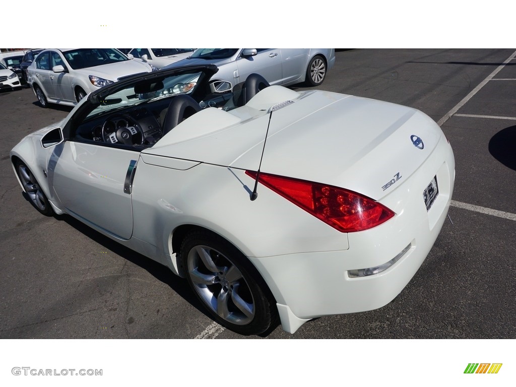 2007 350Z Touring Roadster - Pikes Peak White Pearl / Charcoal photo #12