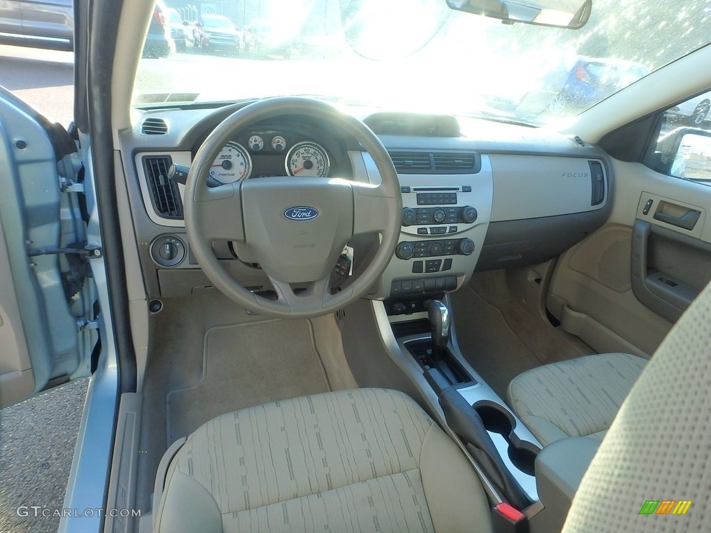 2009 Focus SE Sedan - Light Ice Blue Metallic / Medium Stone photo #17