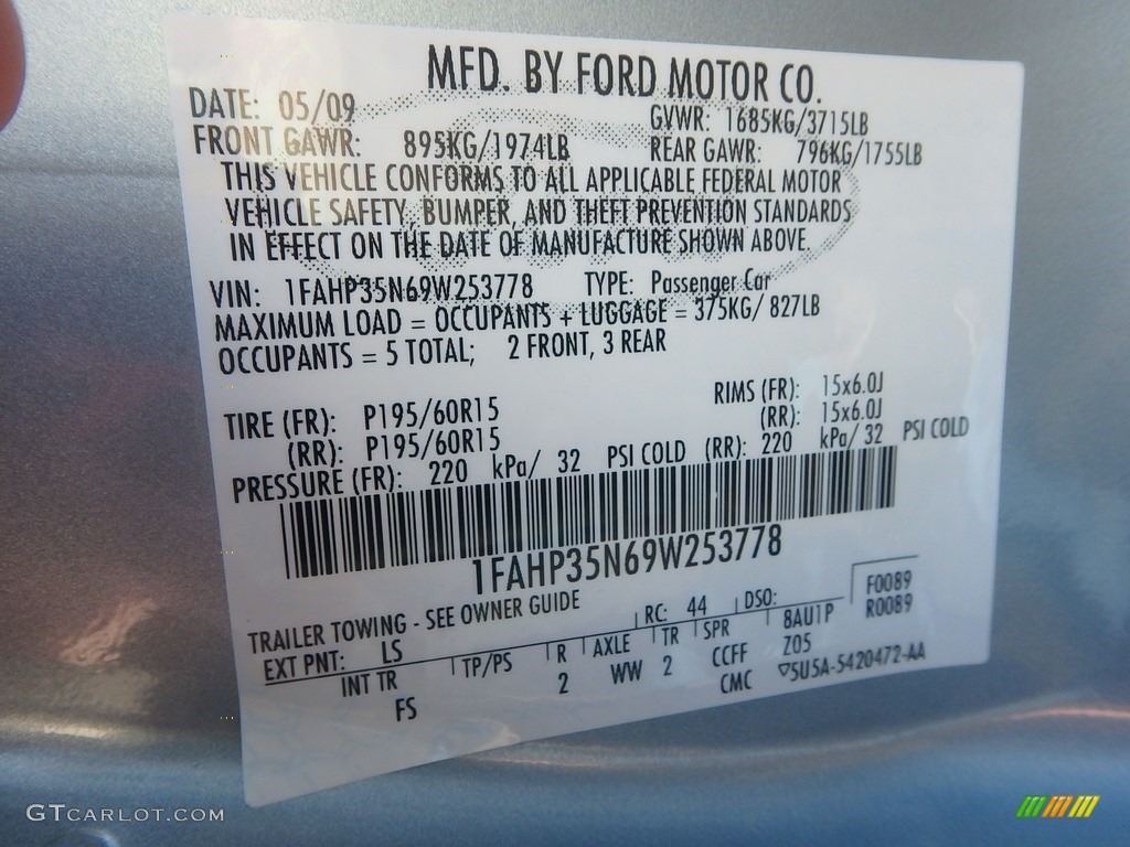 2009 Focus SE Sedan - Light Ice Blue Metallic / Medium Stone photo #24