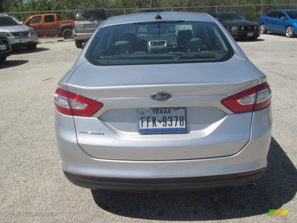 2015 Fusion S - Ingot Silver Metallic / Earth Gray photo #10