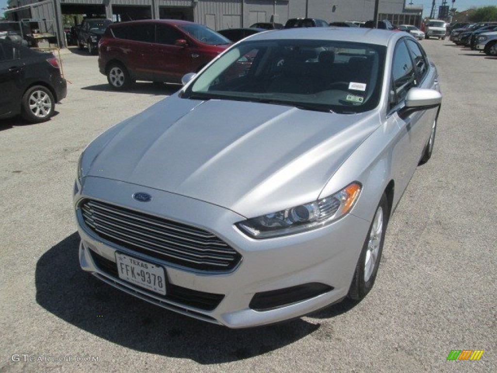 2015 Fusion S - Ingot Silver Metallic / Earth Gray photo #18