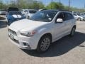 Diamond White Pearl - Outlander Sport SE Photo No. 17