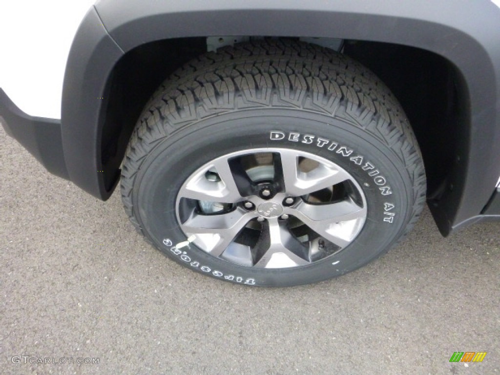 2016 Cherokee Trailhawk 4x4 - Bright White / Black photo #2