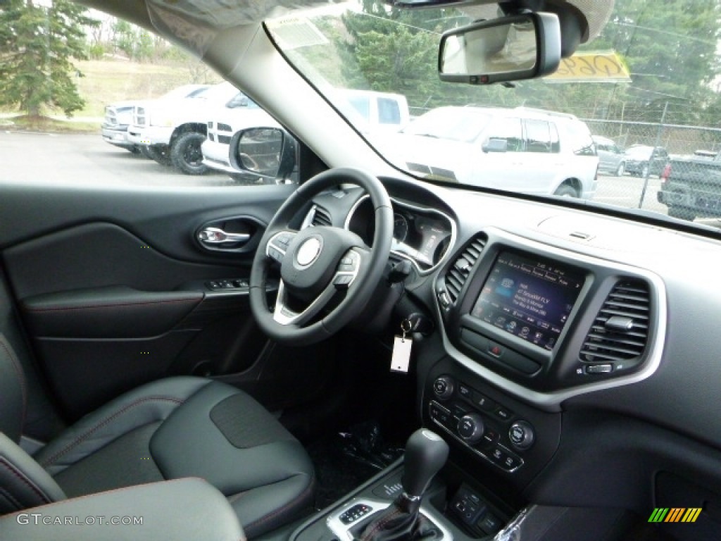 2016 Cherokee Trailhawk 4x4 - Bright White / Black photo #10