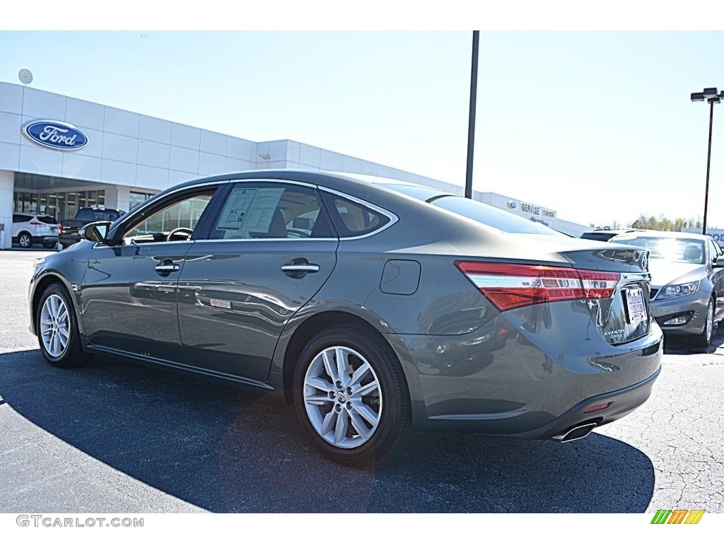 2013 Avalon XLE - Cypress Green Pearl / Almond photo #5