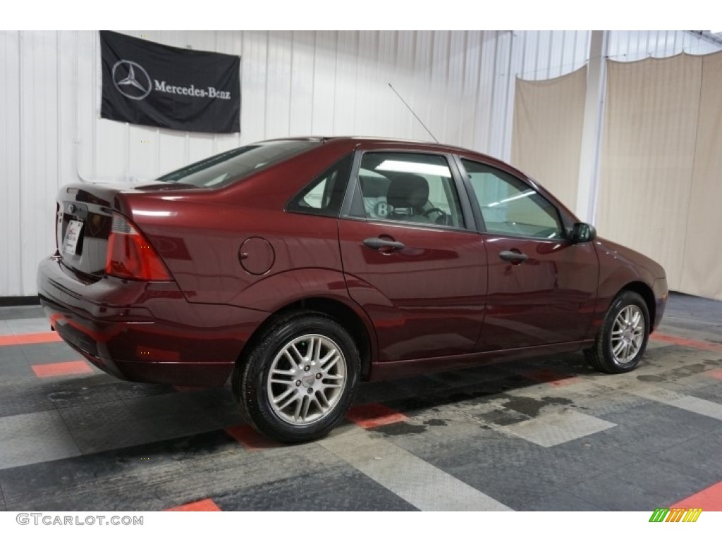 2007 Focus ZX4 SE Sedan - Infra-Red / Charcoal/Light Flint photo #7