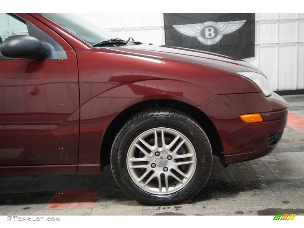 2007 Focus ZX4 SE Sedan - Infra-Red / Charcoal/Light Flint photo #52