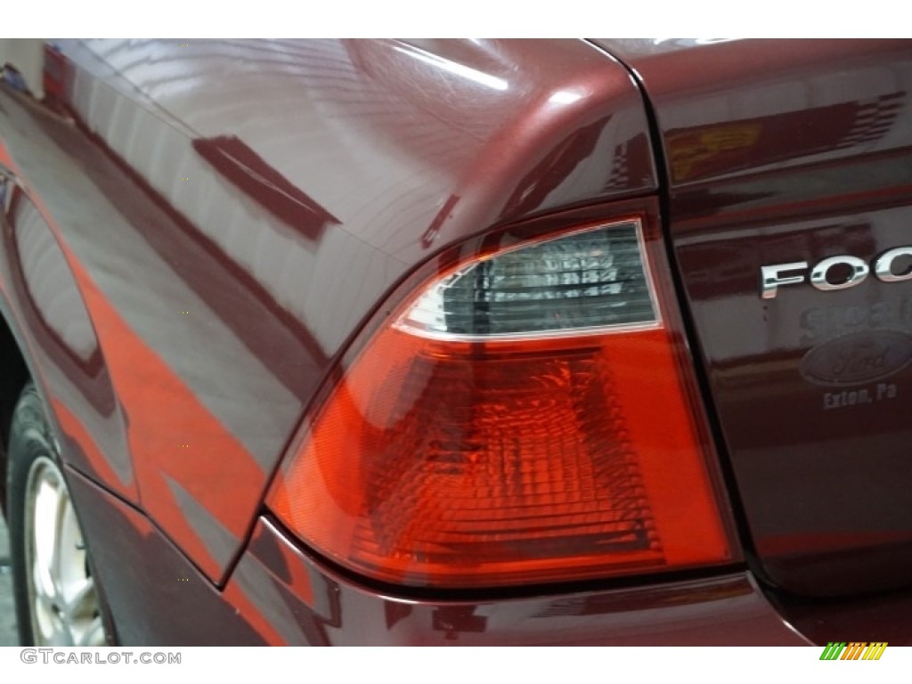 2007 Focus ZX4 SE Sedan - Infra-Red / Charcoal/Light Flint photo #64
