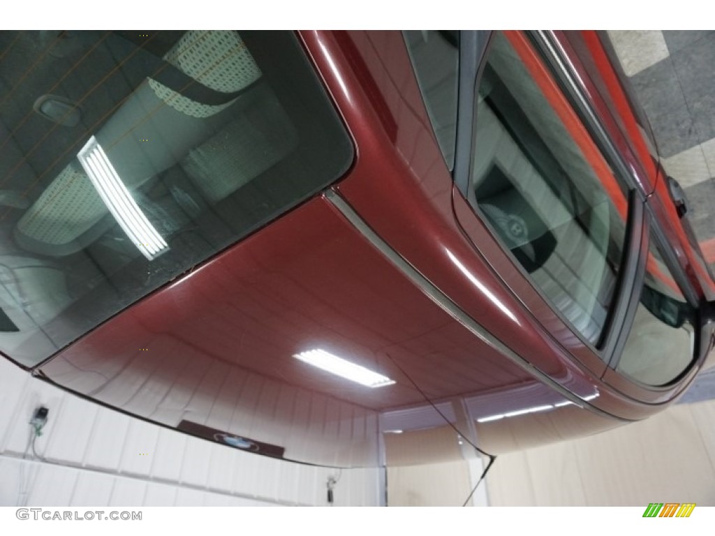 2007 Focus ZX4 SE Sedan - Infra-Red / Charcoal/Light Flint photo #82