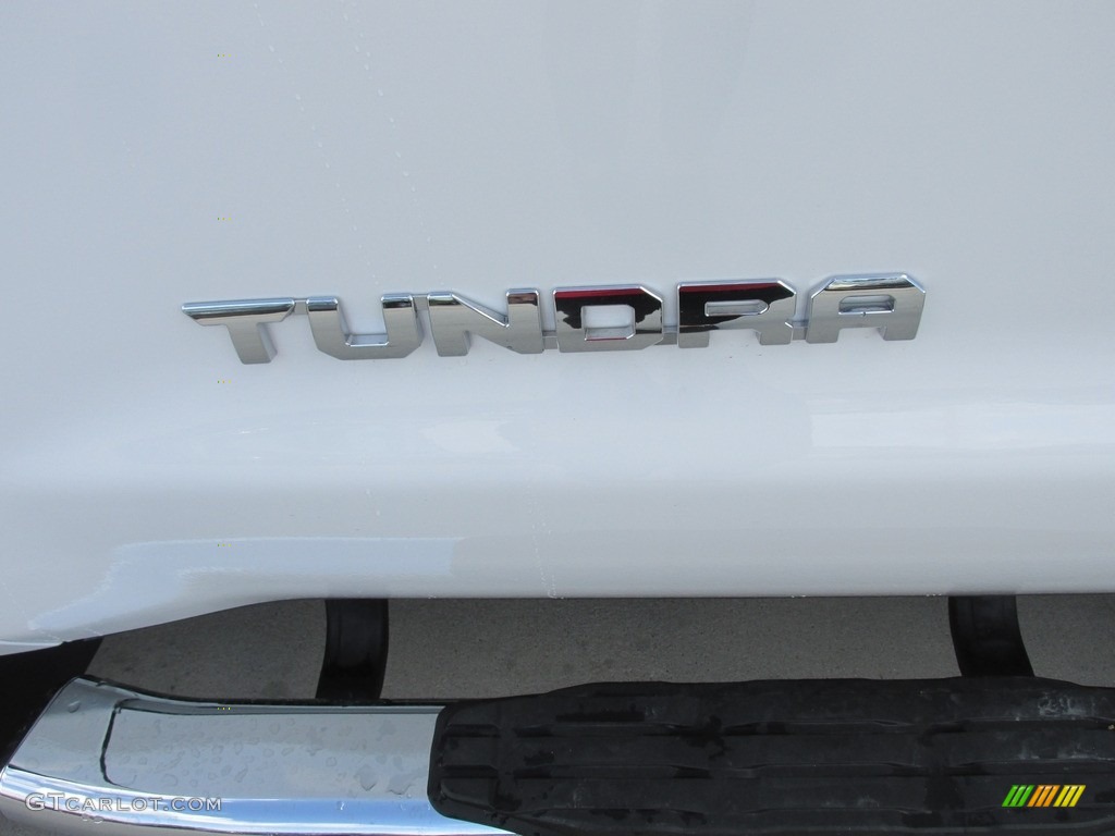 2016 Tundra SR5 Double Cab - Super White / Graphite photo #15