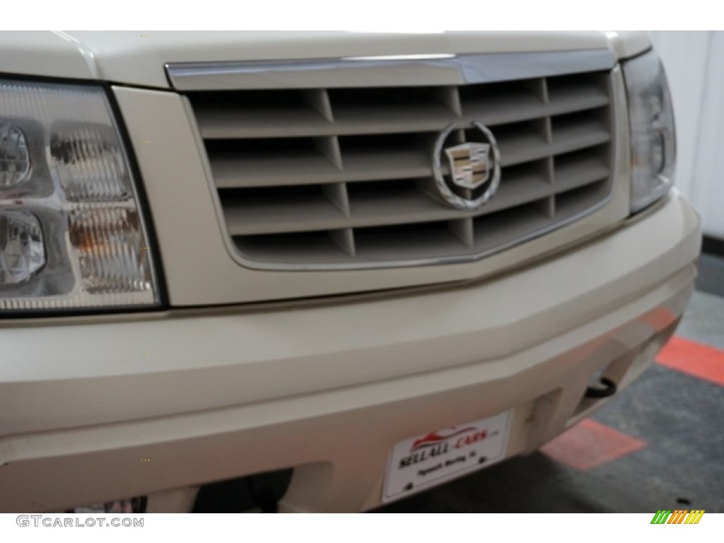 2005 Escalade AWD - White Diamond / Shale photo #61