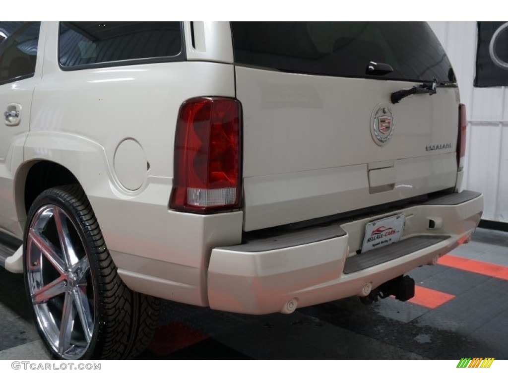 2005 Escalade AWD - White Diamond / Shale photo #76