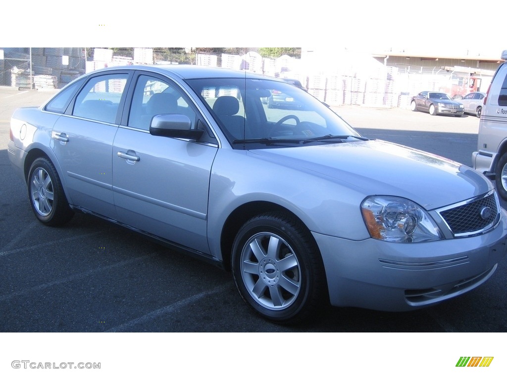 2005 Five Hundred SE - Silver Frost Metallic / Shale Grey photo #1