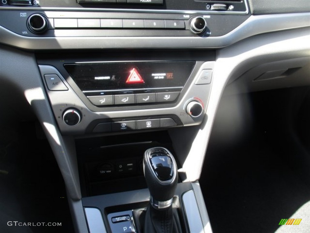 2017 Elantra SE - Gray / Gray photo #19