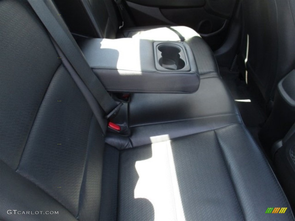 2017 Elantra Limited - Silver / Black photo #13