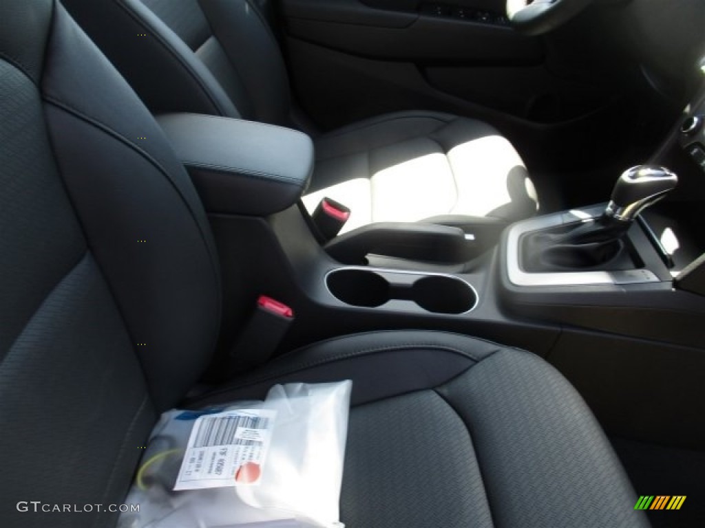 2017 Elantra Limited - Gray / Black photo #12