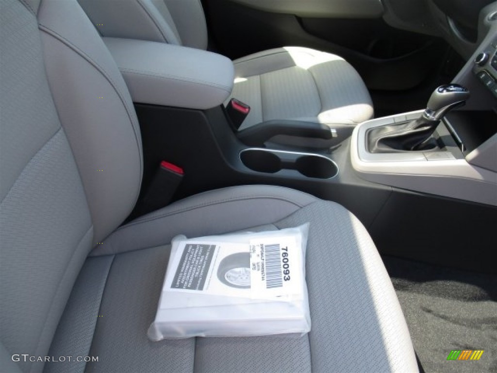 2017 Elantra Limited - Red / Gray photo #12