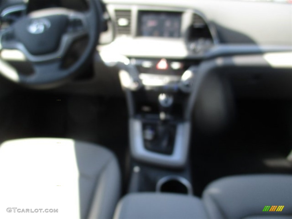 2017 Elantra Limited - Silver / Gray photo #15