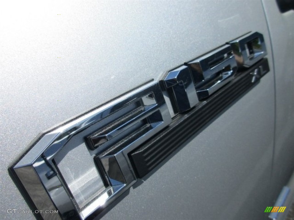 2016 F150 XL SuperCrew - Ingot Silver / Black photo #3