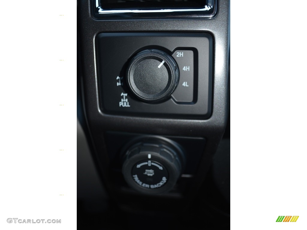 2016 F150 XLT SuperCrew 4x4 - Blue Jeans / Medium Earth Gray photo #16