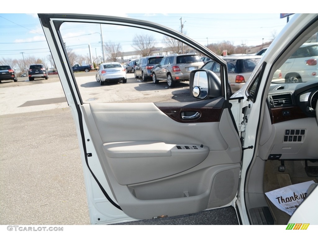 2011 Quest 3.5 SV - Pearl White / Beige photo #22