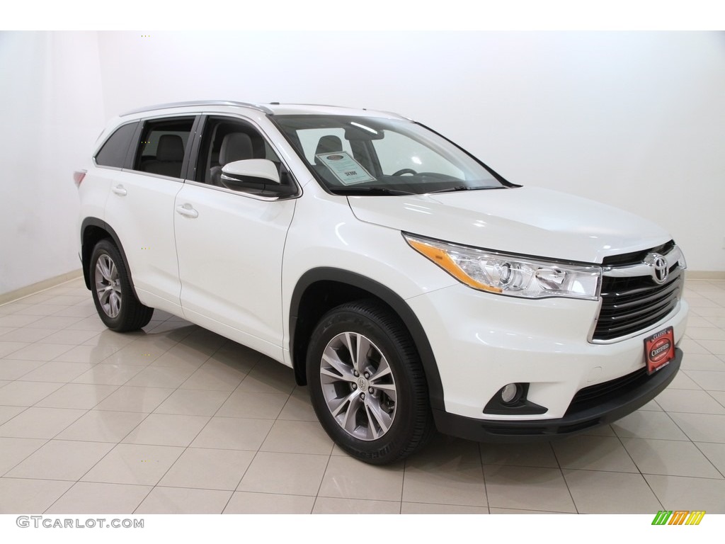 Blizzard White Pearl Toyota Highlander