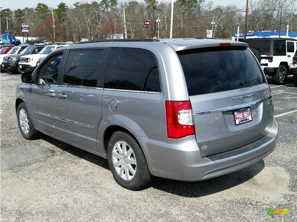 2016 Town & Country Touring - Billet Silver Metallic / Black/Light Graystone photo #4