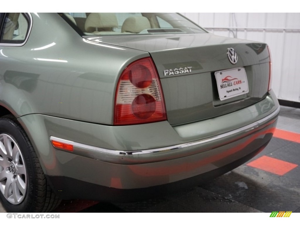 2003 Passat GLS Sedan - Fresco Green Metallic / Beige photo #63