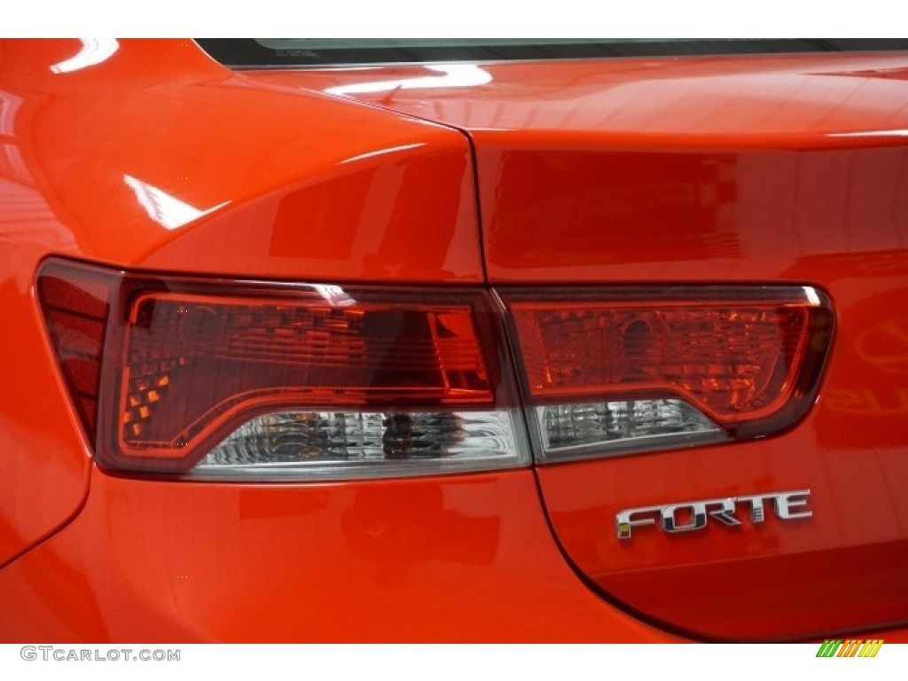 2010 Forte Koup SX - Racing Red / Black Sport photo #66