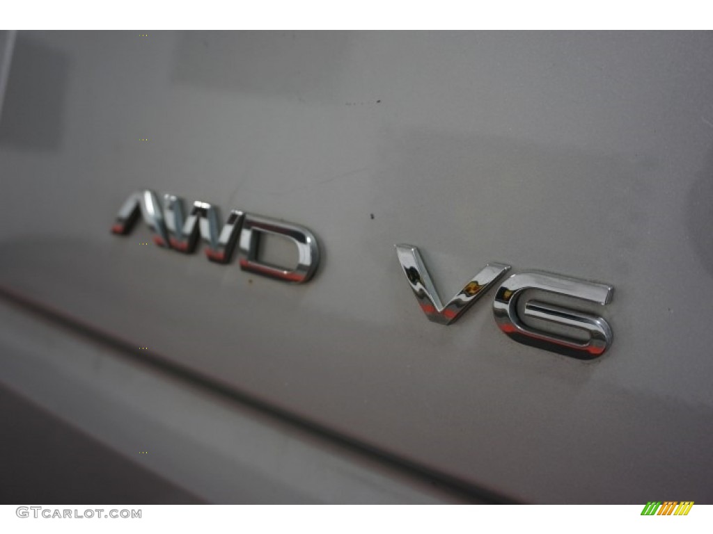2005 VUE V6 AWD - Silver Nickel / Gray photo #84