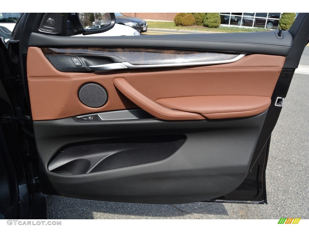 2016 BMW X5 xDrive50i Door Panel Photos