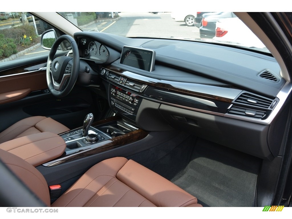 2016 BMW X5 xDrive50i Dashboard Photos