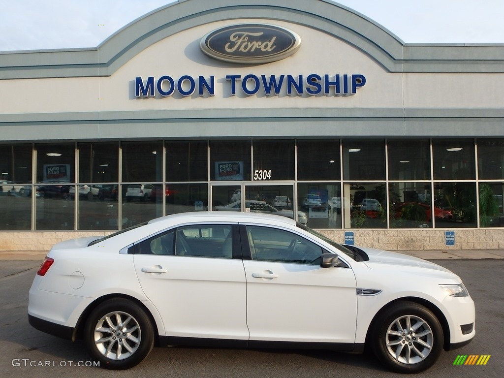 2015 Taurus SE - Oxford White / Dune photo #1