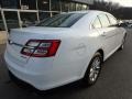 2015 Oxford White Ford Taurus SE  photo #3