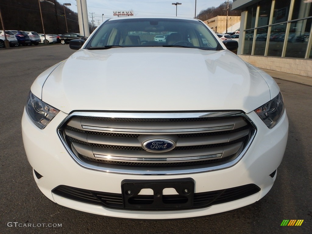 2015 Taurus SE - Oxford White / Dune photo #4