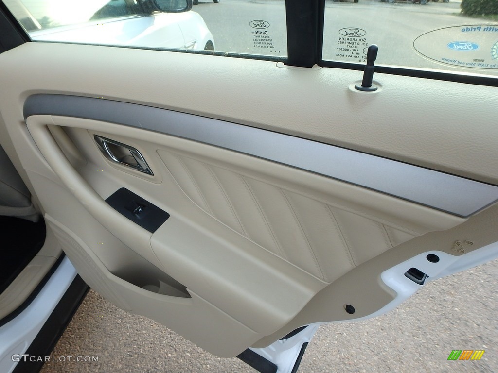 2015 Taurus SE - Oxford White / Dune photo #15