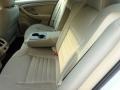 2015 Oxford White Ford Taurus SE  photo #16